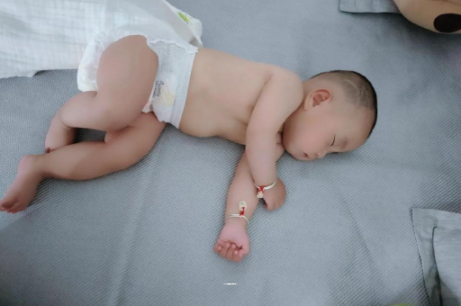 供卵包生男孩公司怀孕多久肚子会胀气